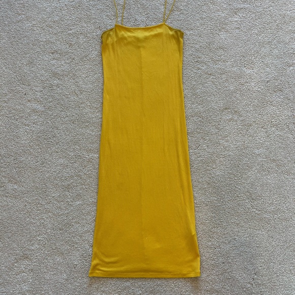 YELLOW DRESS - Picture 7 of 7
